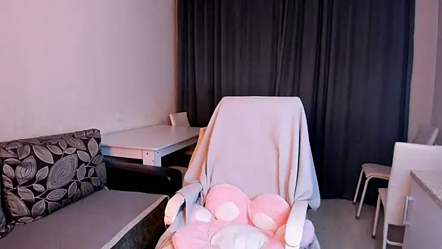 Snapshot of leyaleen chatting on October 31, 2025, 1:52 pm leyaleen online show from October 31, 2025, 1:52 pm