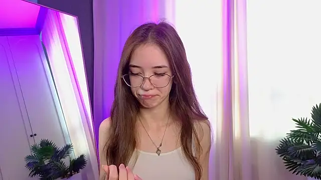 Snapshot of tinyanie chatting on November 8, 2025, 6:06 am tinyanie online show from November 8, 2025, 6:06 am