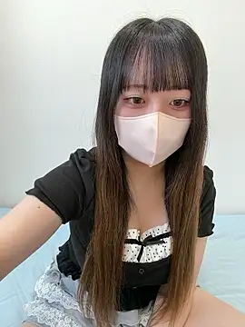 Snapshot of emiri_da_nyan chatting on May 17, 2026, 5:29 am emiri da nyan online show from May 17, 2026, 5:29 am