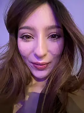 LilluKatten online show from April 14, 2026, 11:04 am