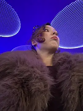 LilluKatten online show from March 5, 2026, 1:19 pm