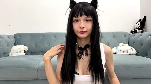 Snapshot of YunaBlossomy chatting on November 12, 2025, 5:11 am YunaBlossomy online show from November 12, 2025, 5:11 am