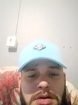 Snapshot of cesarcampos2210 chatting on October 30, 2025, 2:04 pm cesarcampos2210 online show from October 30, 2025, 2:04 pm