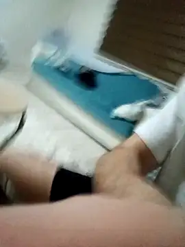 yasinesra757  online show from February 19, 2026, 5:21 pm