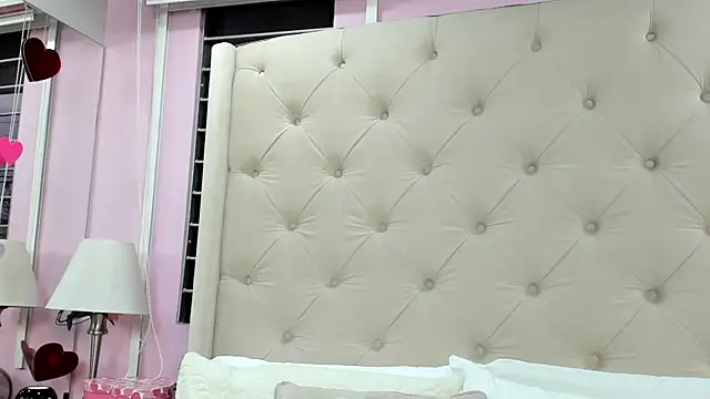 scarlett leblanc  online show from July 11, 2026, 12:05 pm