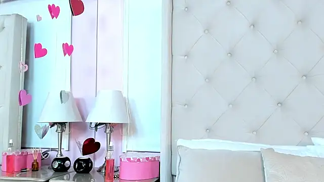 scarlett leblanc  online show from July 15, 2026, 11:50 am