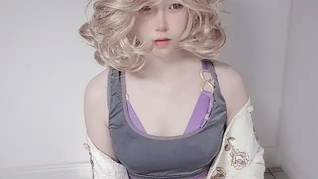 JuliaNoir online show from March 18, 2026, 10:51 am