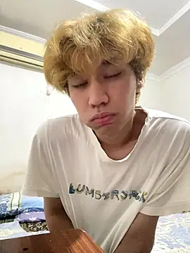 Snapshot of DaleHammer chatting on October 31, 2025, 3:25 am DaleHammer online show from October 31, 2025, 3:25 am