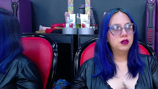 BellaBarness online show from November 4, 2025, 2:43 pm