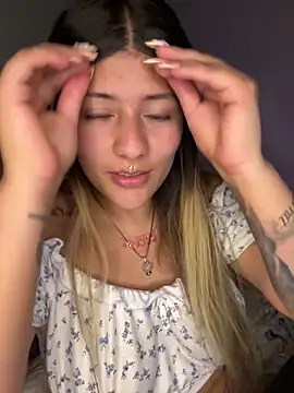 Crystall 15 online show from April 21, 2026, 1:53 am