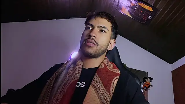 Snapshot of 3v1l chatting on December 16, 2025, 7:45 am 3v1l online show from December 16, 2025, 7:45 am