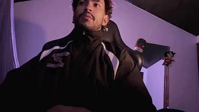 Snapshot of 3v1l chatting on November 20, 2025, 7:42 am 3v1l online show from November 20, 2025, 7:42 am