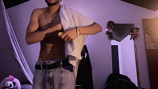 Snapshot of 3v1l chatting on November 20, 2025, 10:09 pm 3v1l online show from November 20, 2025, 10:09 pm