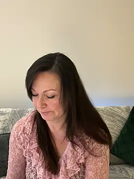 HotLdyllic online show from March 6, 2026, 5:30 pm