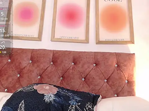 Snapshot of Madisonkay chatting on October 31, 2025, 6:59 pm Madisonkay online show from October 31, 2025, 6:59 pm