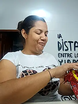 Samaraa Lee online show from December 18, 2025, 10:52 am