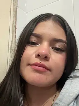 Camila Duarte  online show from November 5, 2025, 2:36 am