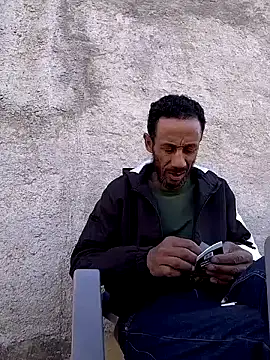 walide100000 online show from May 17, 2026, 4:18 pm