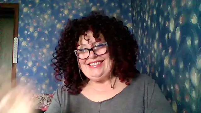 Snapshot of Milaniya606 chatting on December 17, 2025, 11:59 am Milaniya606 online show from December 17, 2025, 11:59 am