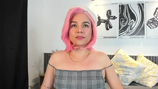 Cloe Bonne online show from November 14, 2025, 8:01 pm