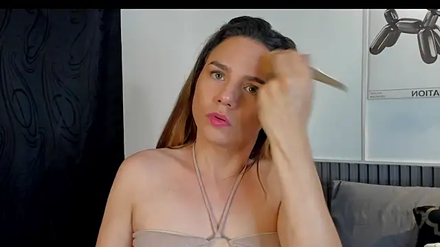 Cloe Bonne online show from November 24, 2025, 9:48 pm