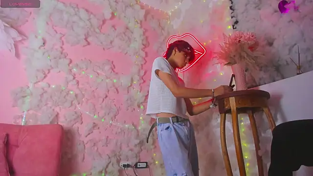 Leo Glow online show from January 5, 2026, 5:38 pm