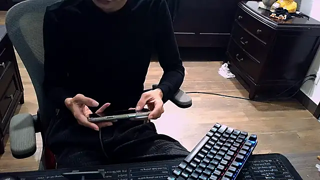  lulu9999  online show from December 15, 2025, 6:25 pm