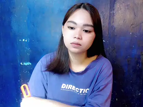 lustfullakim online show from April 14, 2026, 5:01 am