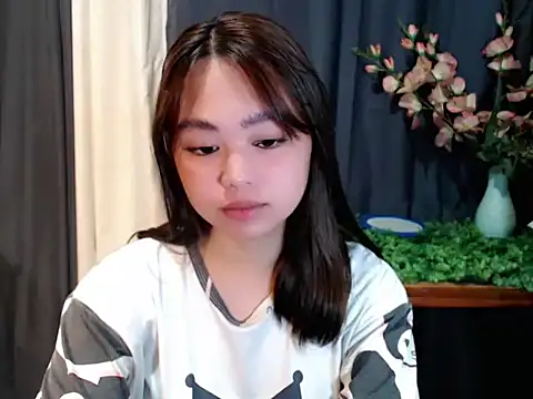 lustfullakim online show from April 18, 2026, 1:35 pm