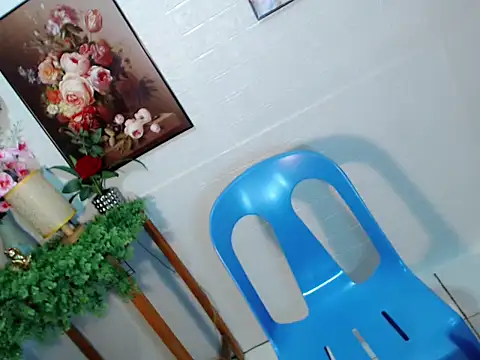 lustfullakim online show from May 8, 2026, 9:46 am