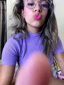 Snapshot of liahot69 chatting on November 19, 2025, 3:06 am liahot69 online show from November 19, 2025, 3:06 am