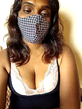 Queen-dhivya online show from December 20, 2025, 10:18 am