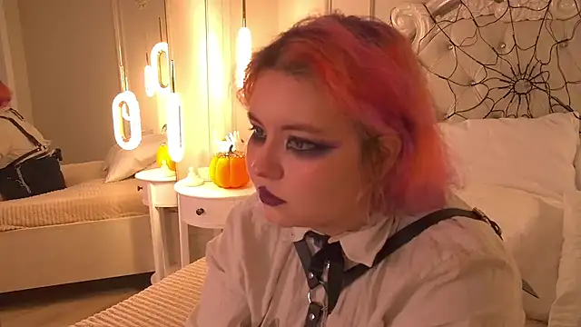 Snapshot of JennyBloom chatting on November 7, 2025, 9:58 am JennyBloom online show from November 7, 2025, 9:58 am