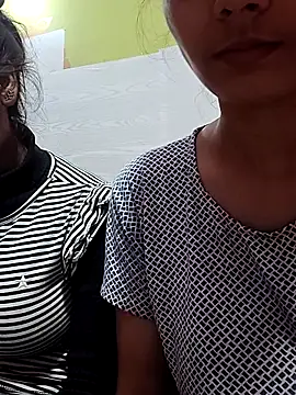 Snapshot of Zoya_Khaan chatting on November 6, 2025, 6:01 pm Zoya Khaan online show from November 6, 2025, 6:01 pm