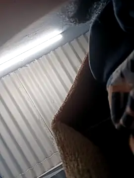 bearslove143 online show from November 10, 2025, 5:56 am