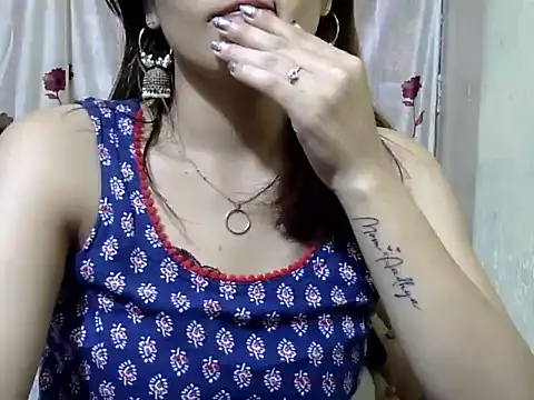 maira 33 online show from November 22, 2025, 2:27 pm