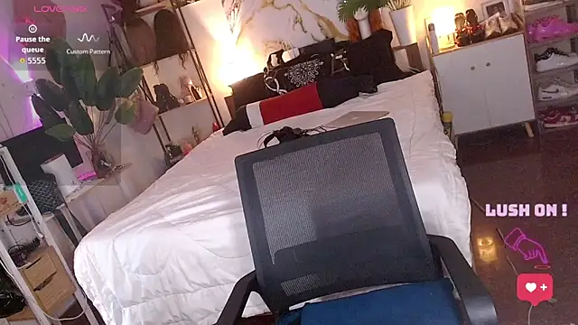 Lolitaloove69 online show from February 12, 2026, 12:54 am