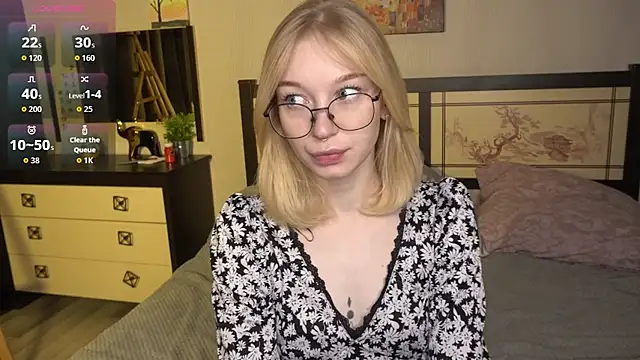 Snapshot of ShanelTunon chatting on November 7, 2025, 8:02 pm ShanelTunon online show from November 7, 2025, 8:02 pm