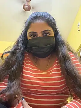 Snapshot of Tamil_Hot_Varshu chatting on December 16, 2025, 5:50 pm Tamil Hot Varshu online show from December 16, 2025, 5:50 pm