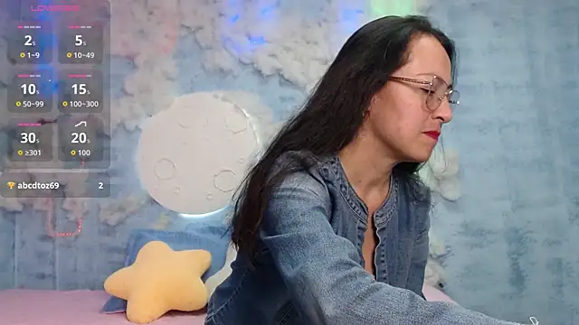 Snapshot of Lauryn_Jones chatting on February 16, 2026, 7:45 pm Lauryn Jones online show from February 16, 2026, 7:45 pm