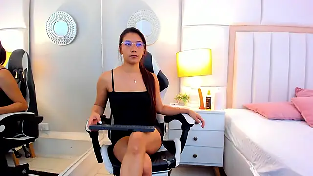 Snapshot of BriannaRivera chatting on December 15, 2025, 12:33 pm BriannaRivera online show from December 15, 2025, 12:33 pm