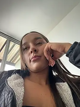 Brunettecollins05 online show from June 3, 2026, 6:45 pm