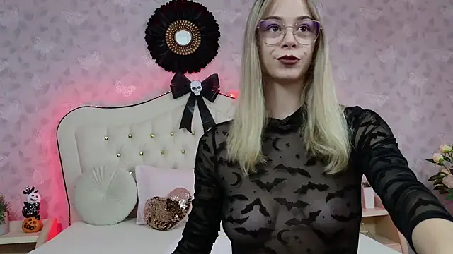 Snapshot of GracieCute chatting on October 30, 2025, 4:33 am GracieCute online show from October 30, 2025, 4:33 am