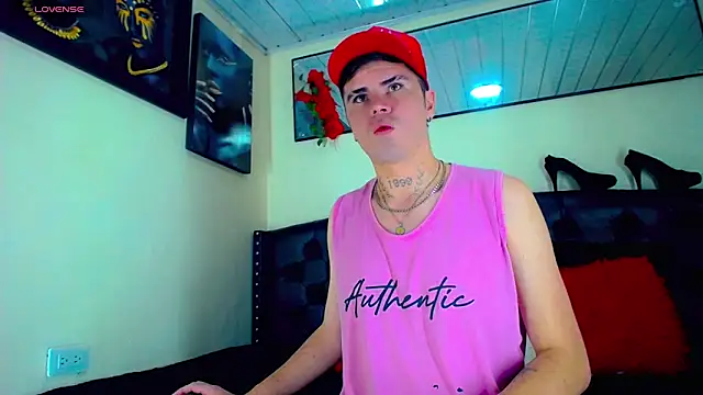 Snapshot of Sebastian_Loaiza chatting on November 6, 2025, 5:50 pm Sebastian Loaiza online show from November 6, 2025, 5:50 pm