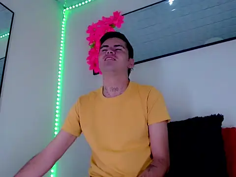 Snapshot of Sebastian_Loaiza chatting on December 17, 2025, 11:37 am Sebastian Loaiza online show from December 17, 2025, 11:37 am