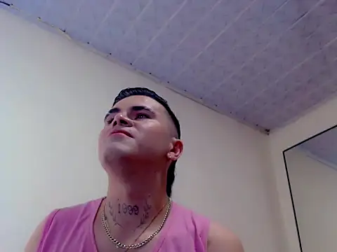 Snapshot of Sebastian_Loaiza chatting on December 2, 2025, 5:03 pm Sebastian Loaiza online show from December 2, 2025, 5:03 pm