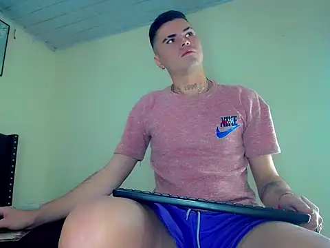 Snapshot of Sebastian_Loaiza chatting on November 10, 2025, 2:00 pm Sebastian Loaiza online show from November 10, 2025, 2:00 pm