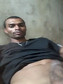 Snapshot of m-a-g-n-a-t-a chatting on May 11, 2026, 11:57 pm m-a-g-n-a-t-a online show from May 11, 2026, 11:57 pm