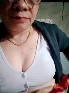 small-house123 online show from February 7, 2026, 10:45 am