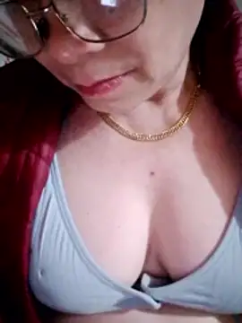 small-house123 online show from February 3, 2026, 6:22 am